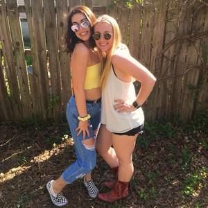 Meet your Posher, Abby